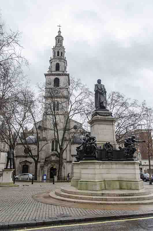 95 - Inglaterra - Londres - iglesia de St. Clement Danes